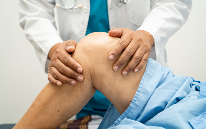 Advanced Knee Replacement Surgery by Dr. Sameer Chepurwar at Shri Sai Gajanan Hospital